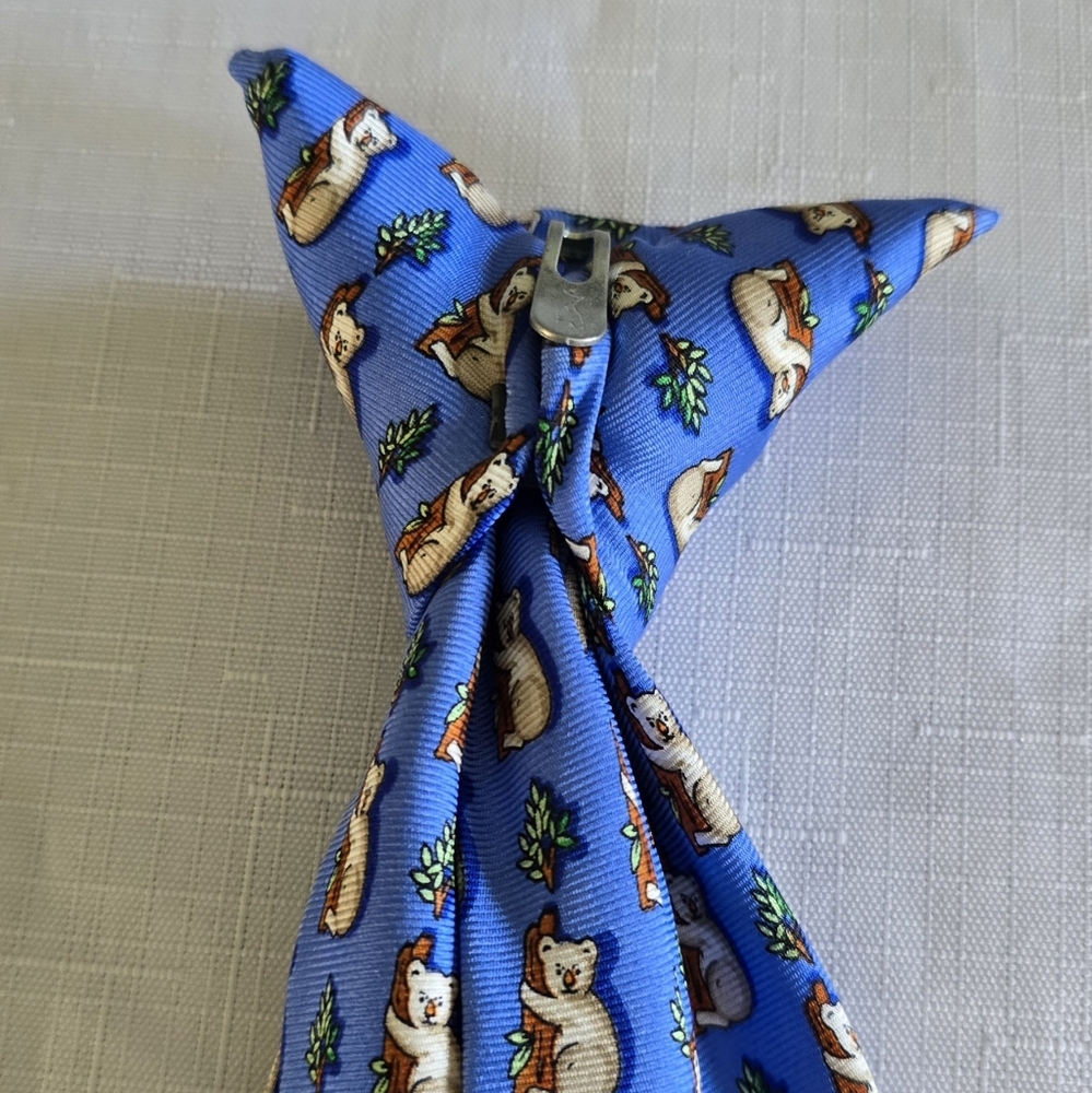 Rooster Brand VINTAGE 100% Silk Clip On Tie Novelty Koala Print Men's Necktie - Picture 6 of 10